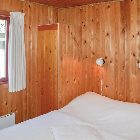Tatil Evi Three-bedroom Holiday In Jerup